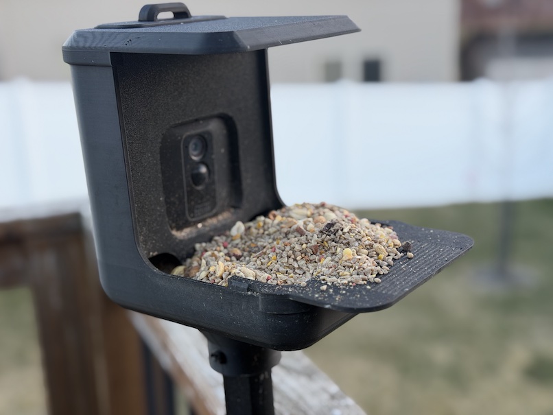 Bird feeder camera setup